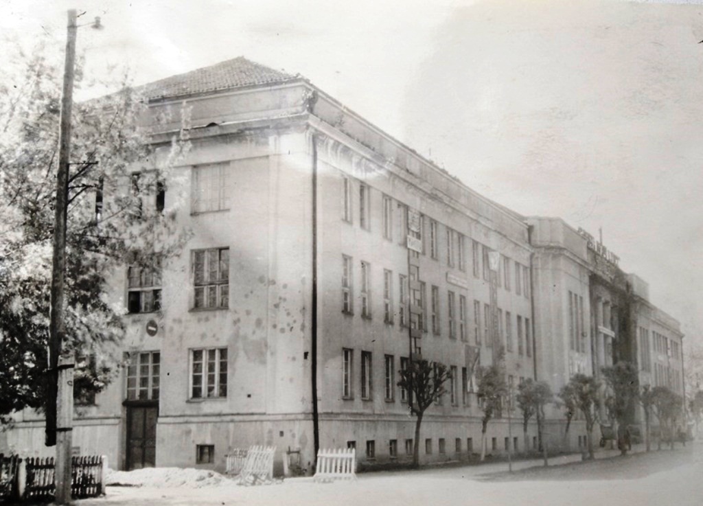16 здание архива по ул. Островского 62.jpg